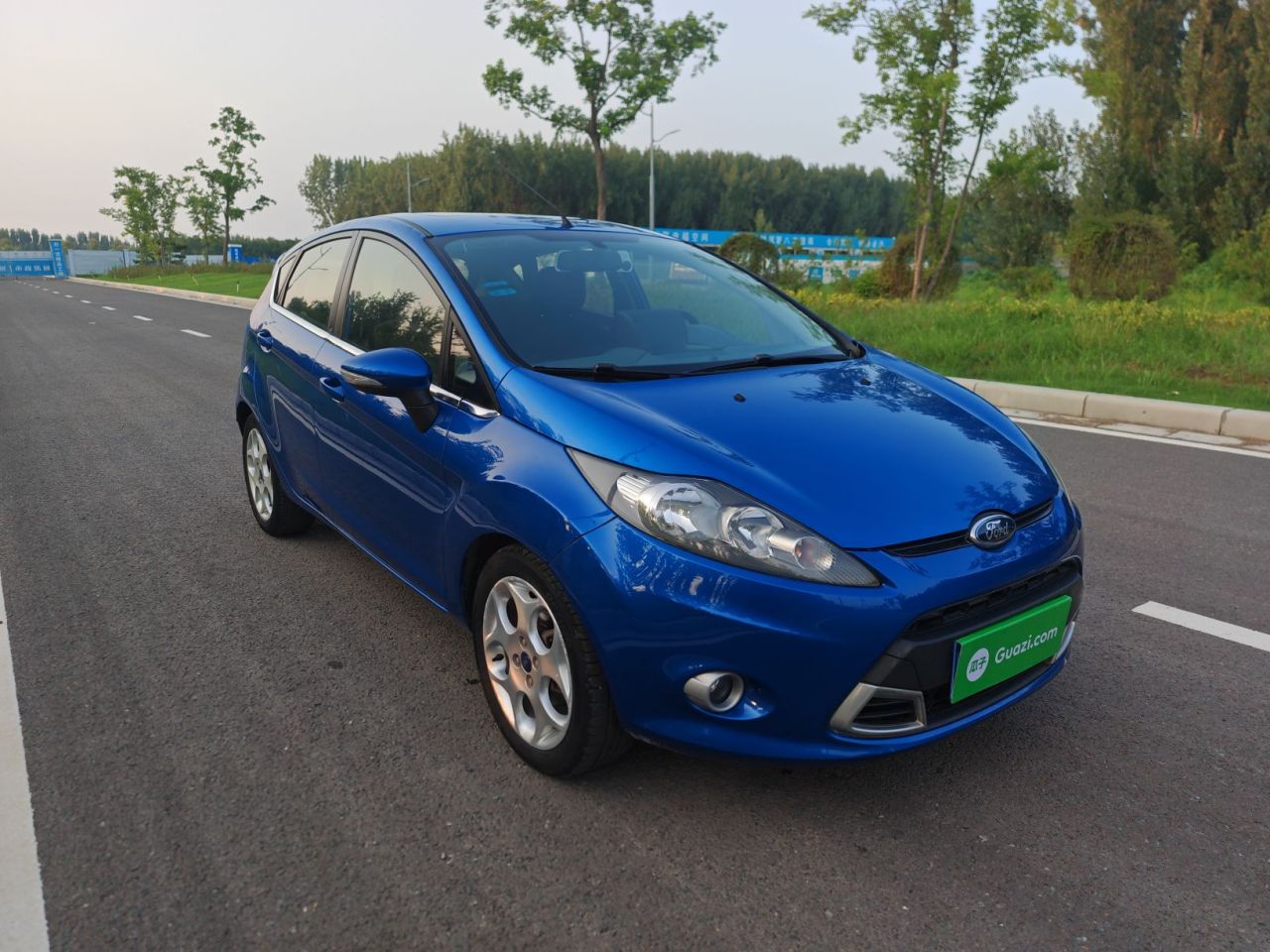 2011 Hatchback 1.5L AT Sport photo 3