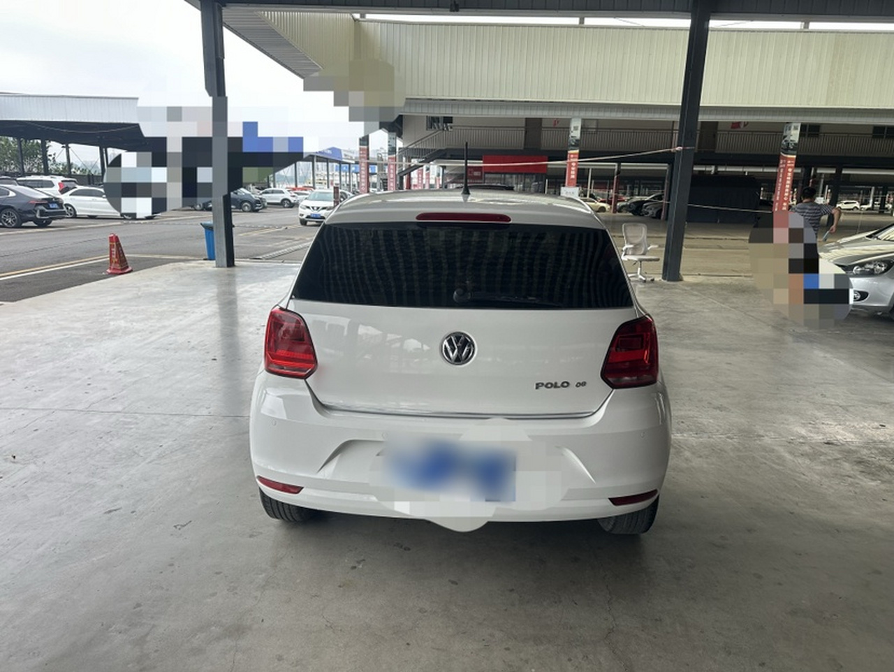 Polo 2016 1.6L AT Comfort photo 2