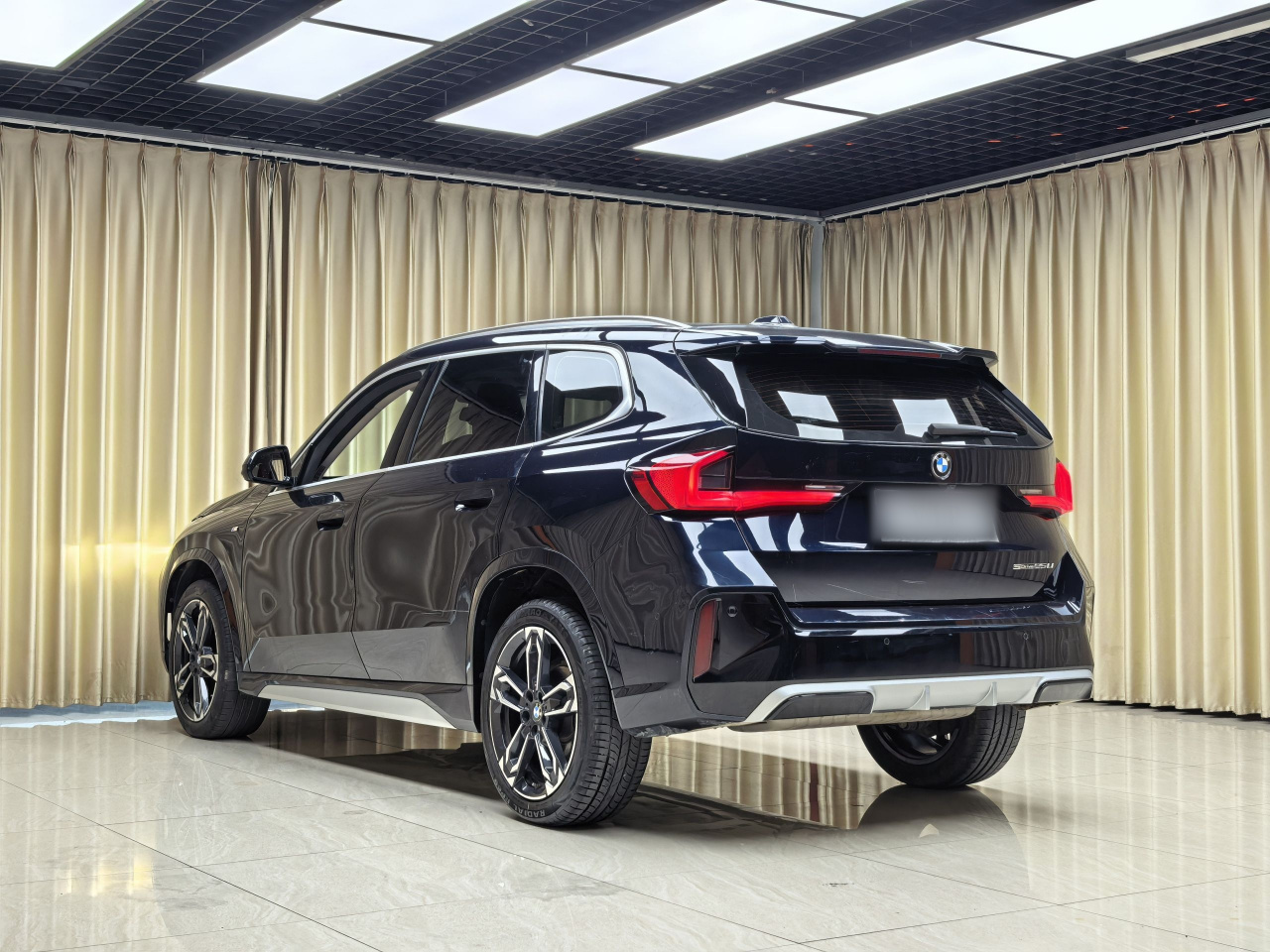 X1 2023 sDrive25Li M Sport Package photo 4