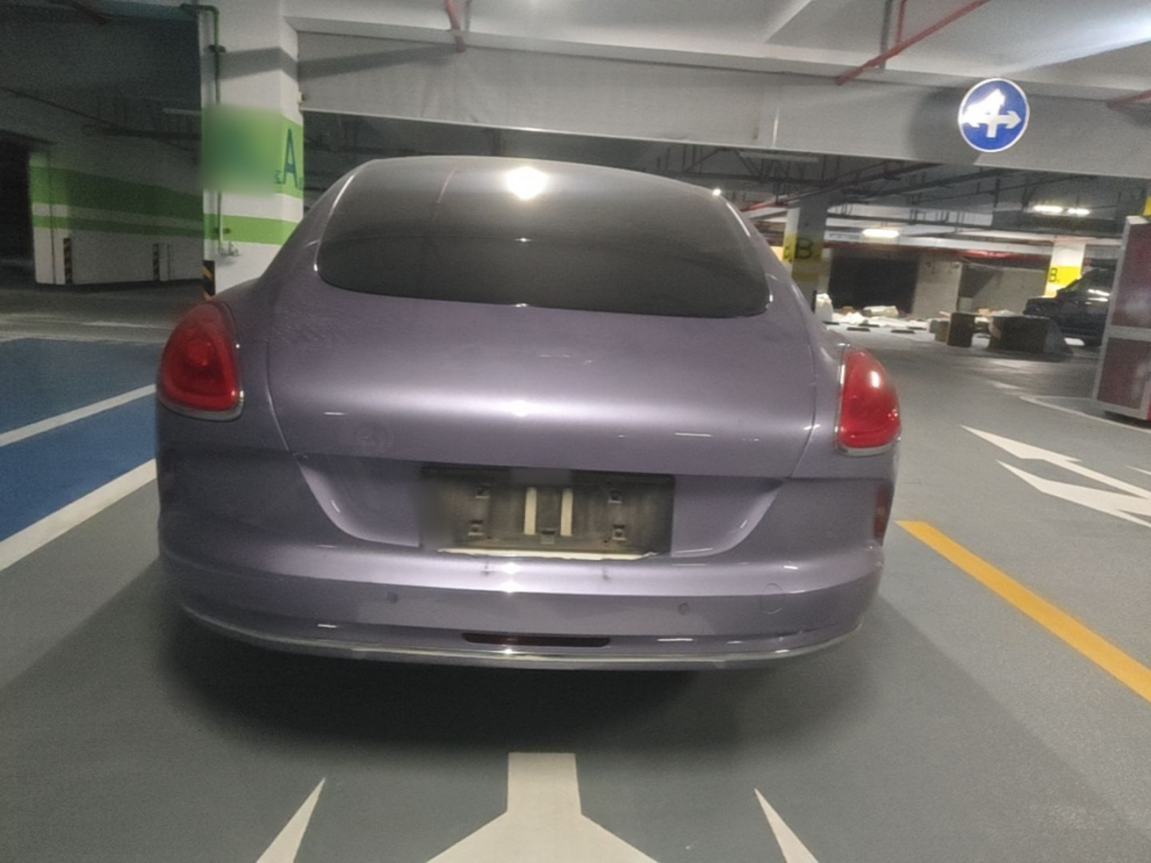 2022 555km Premium photo 5
