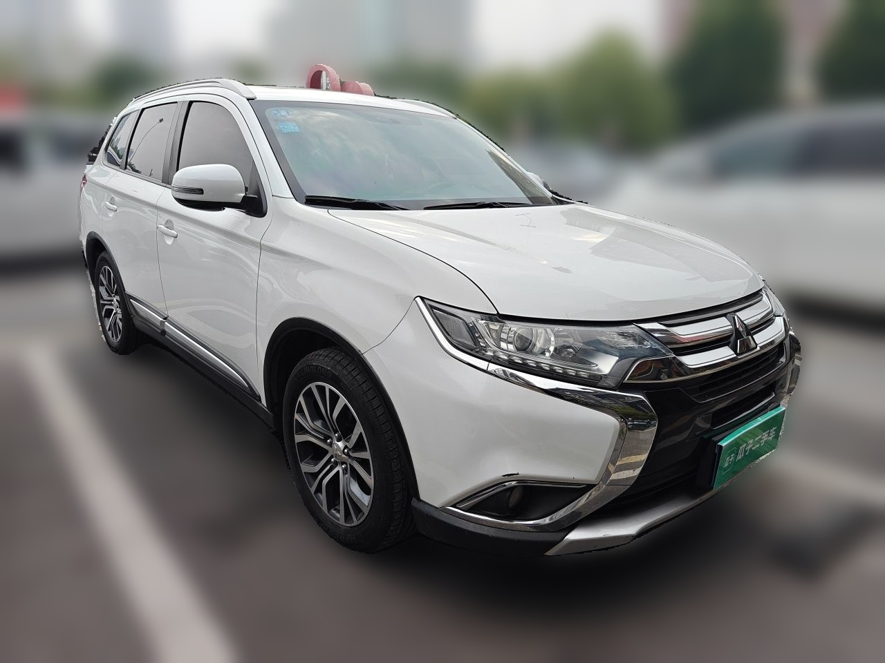 Outlander 2017 2.0L RWD Honor 5-Seater photo 3