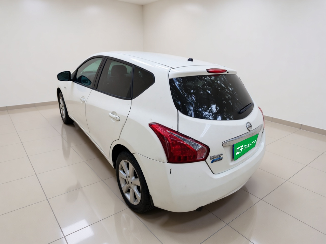 Tiida 2011 1.6L CVT Comfort photo 4