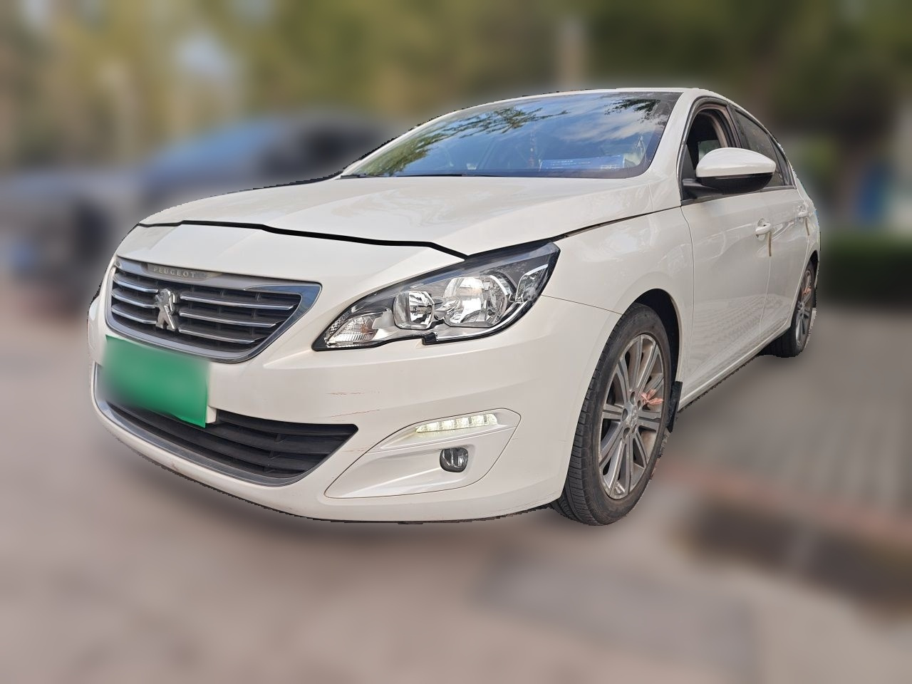 408 2014 1.8L AT Luxury