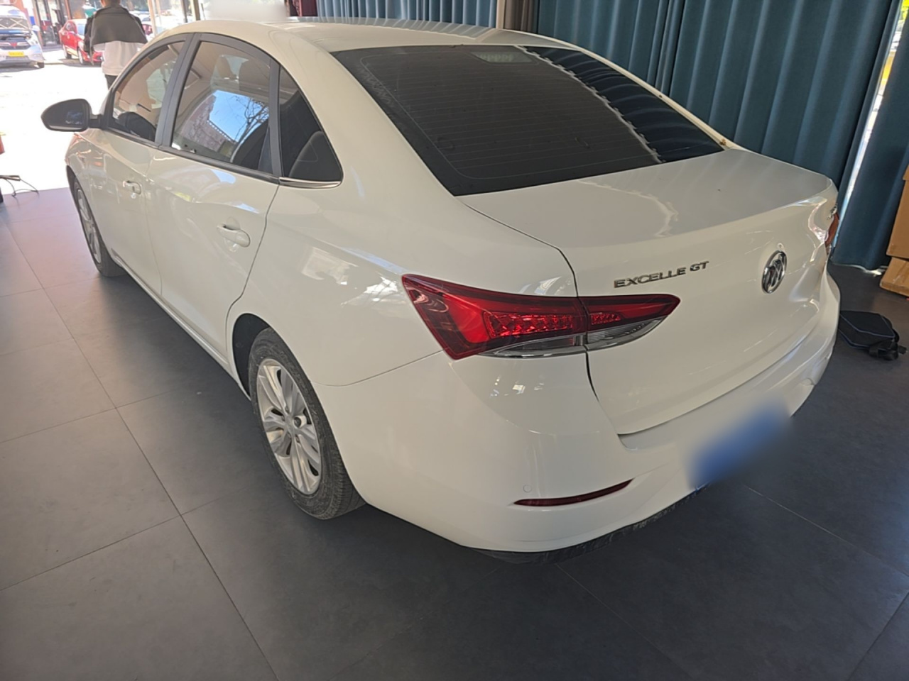 Excelle 2021 Facelift Classic 1.5L AT Elite photo 4