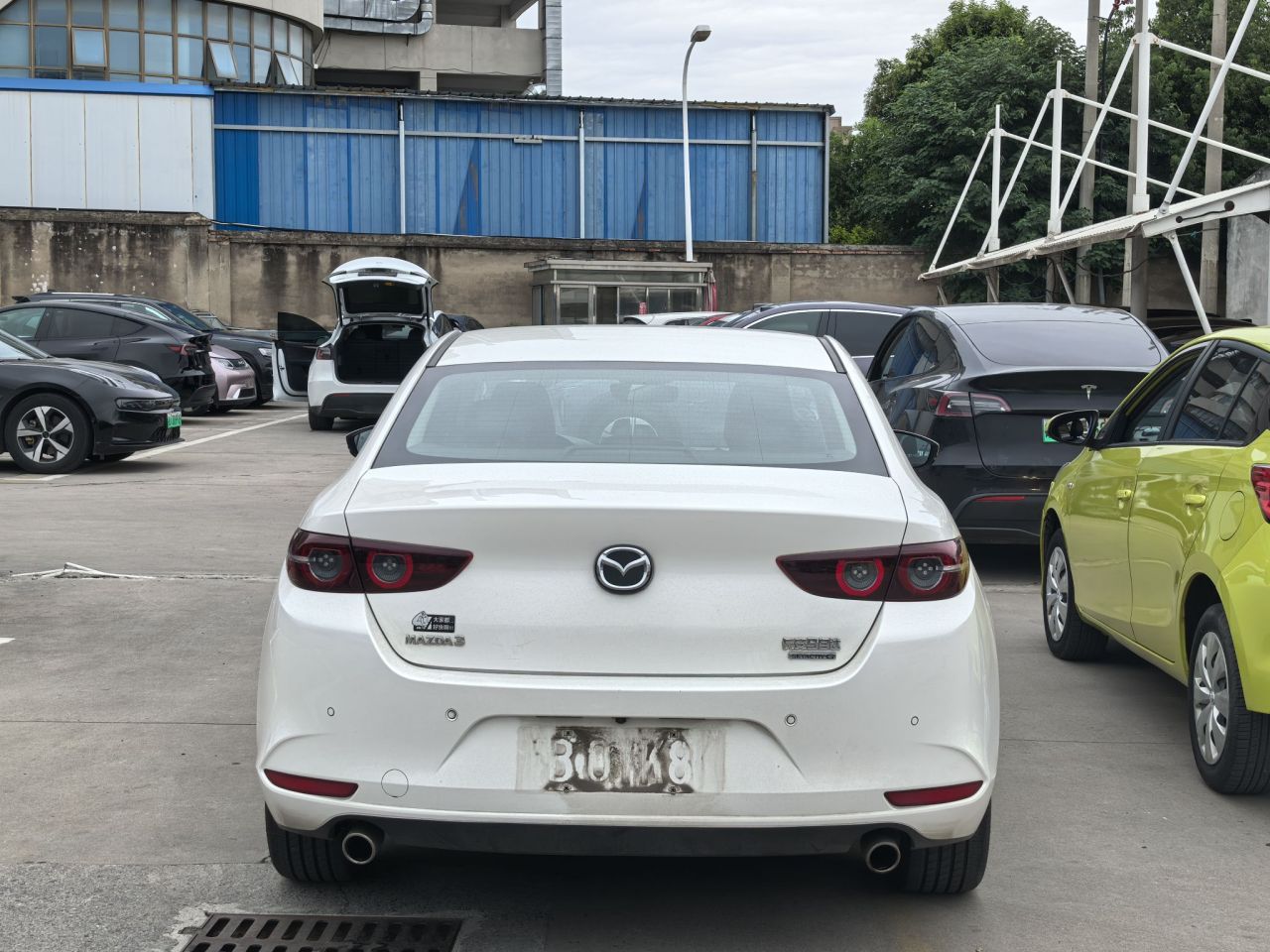 3 Axela 2023 2.0L AT photo 4