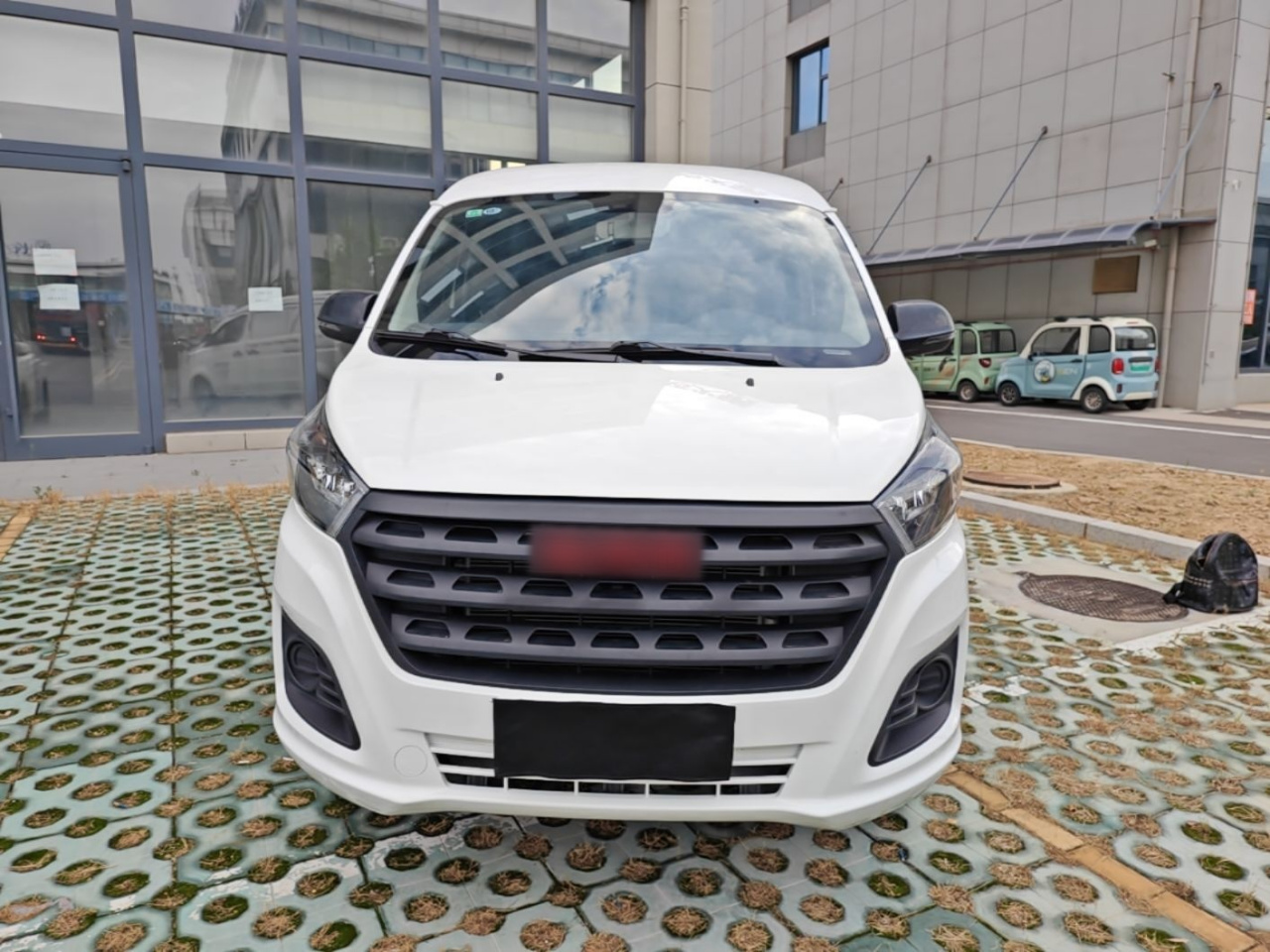 Jinbei Hiace M Classic 2024 1.6L 2-Seater photo 2
