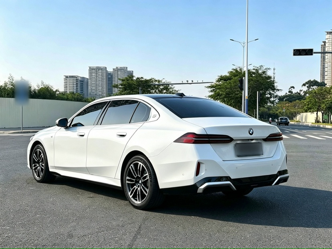 5 Series 2024 525Li M Sport Package photo 4