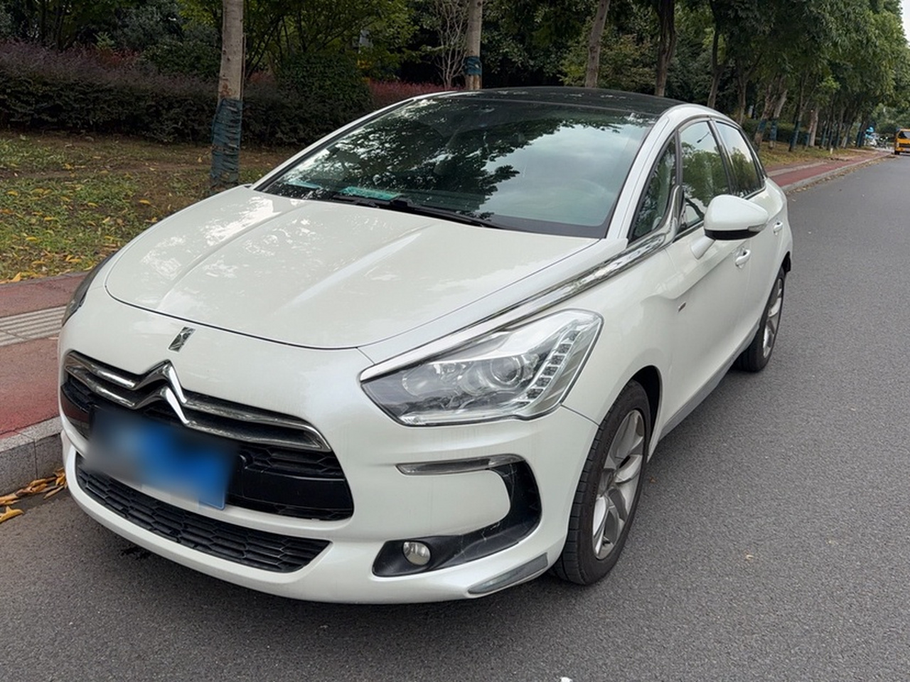 5 2014 1.6T Luxury THP200