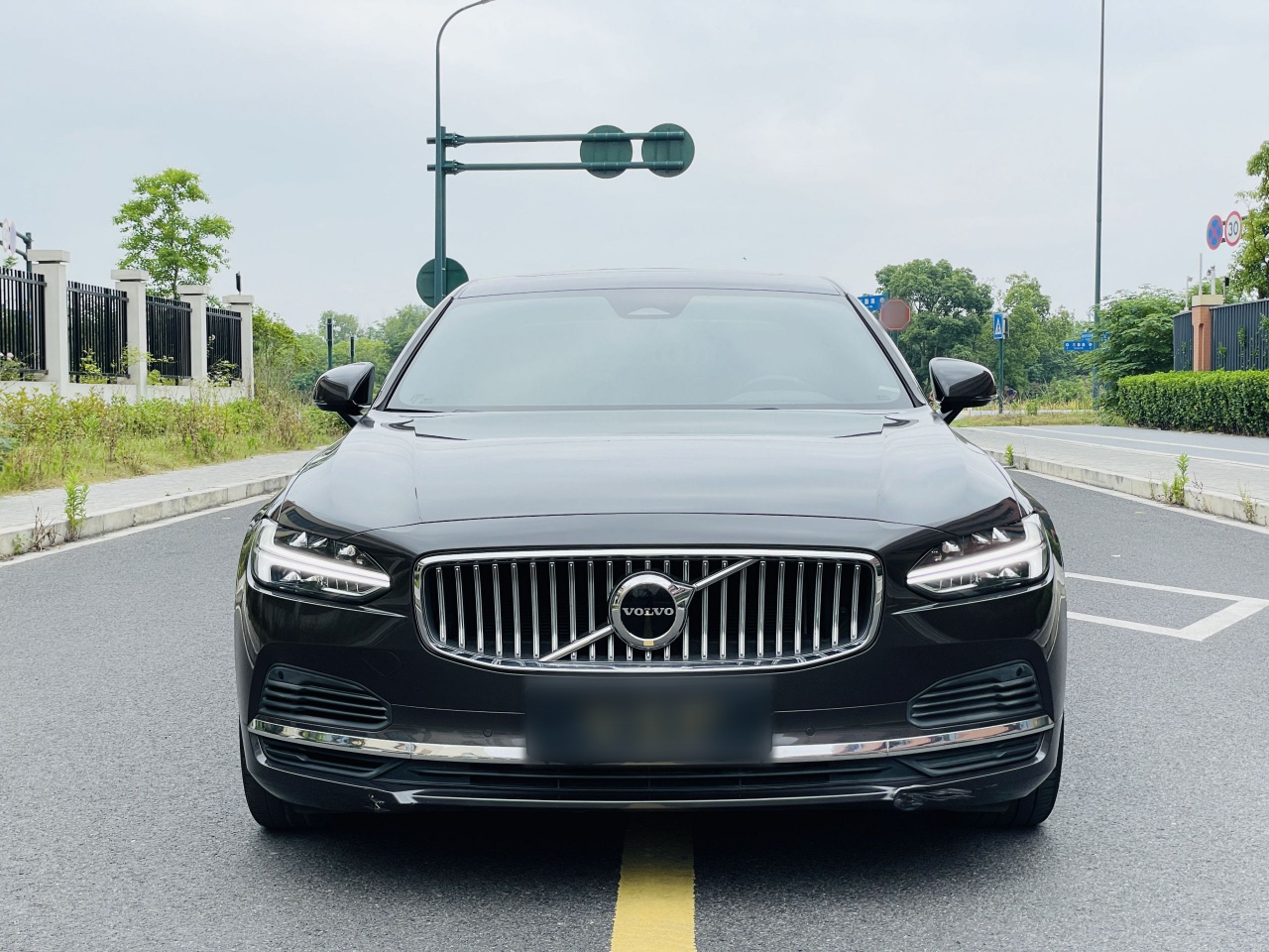 S90 EV 2022 T8 E Hybrid Luxury photo 5