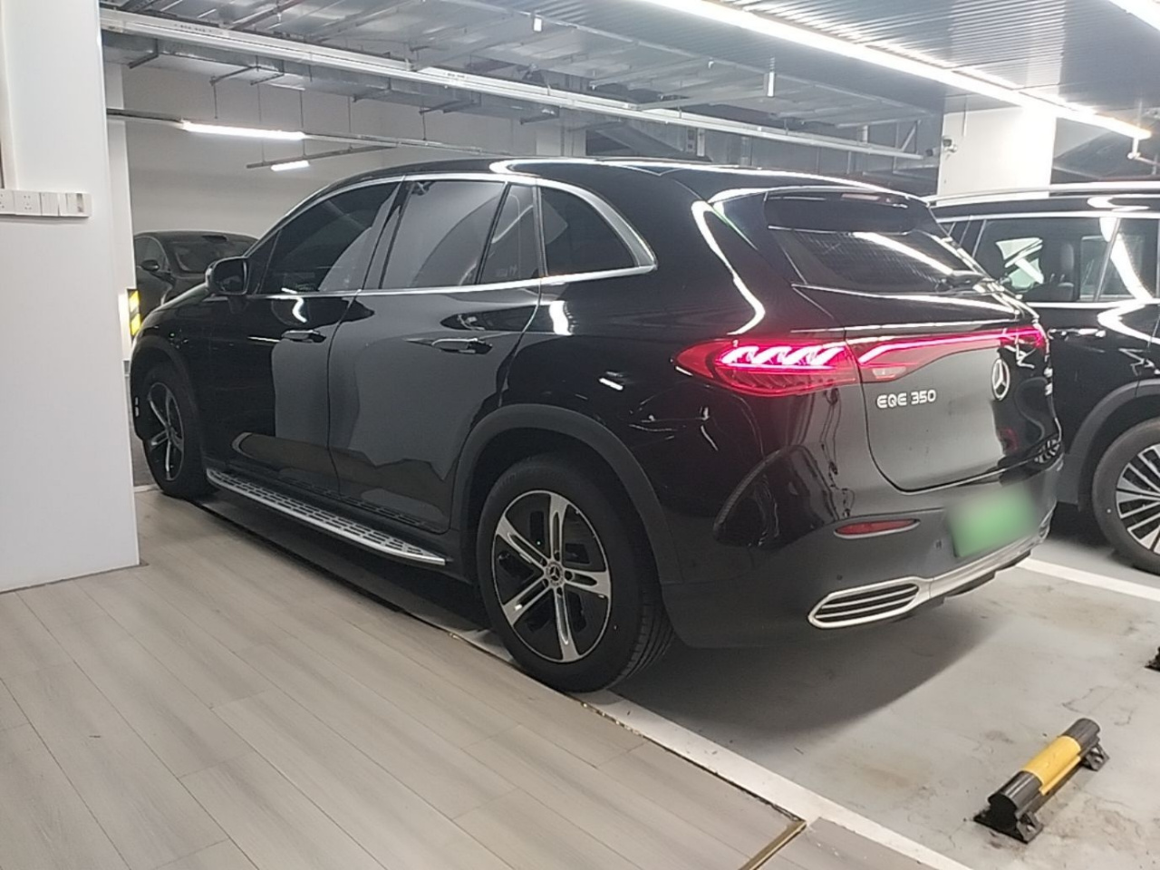 EQE SUV 2023 350 4MATIC photo 4
