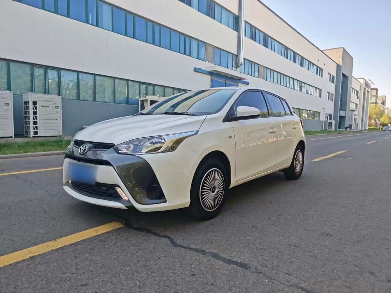YARiS L 2021 1.5L CVT Leading