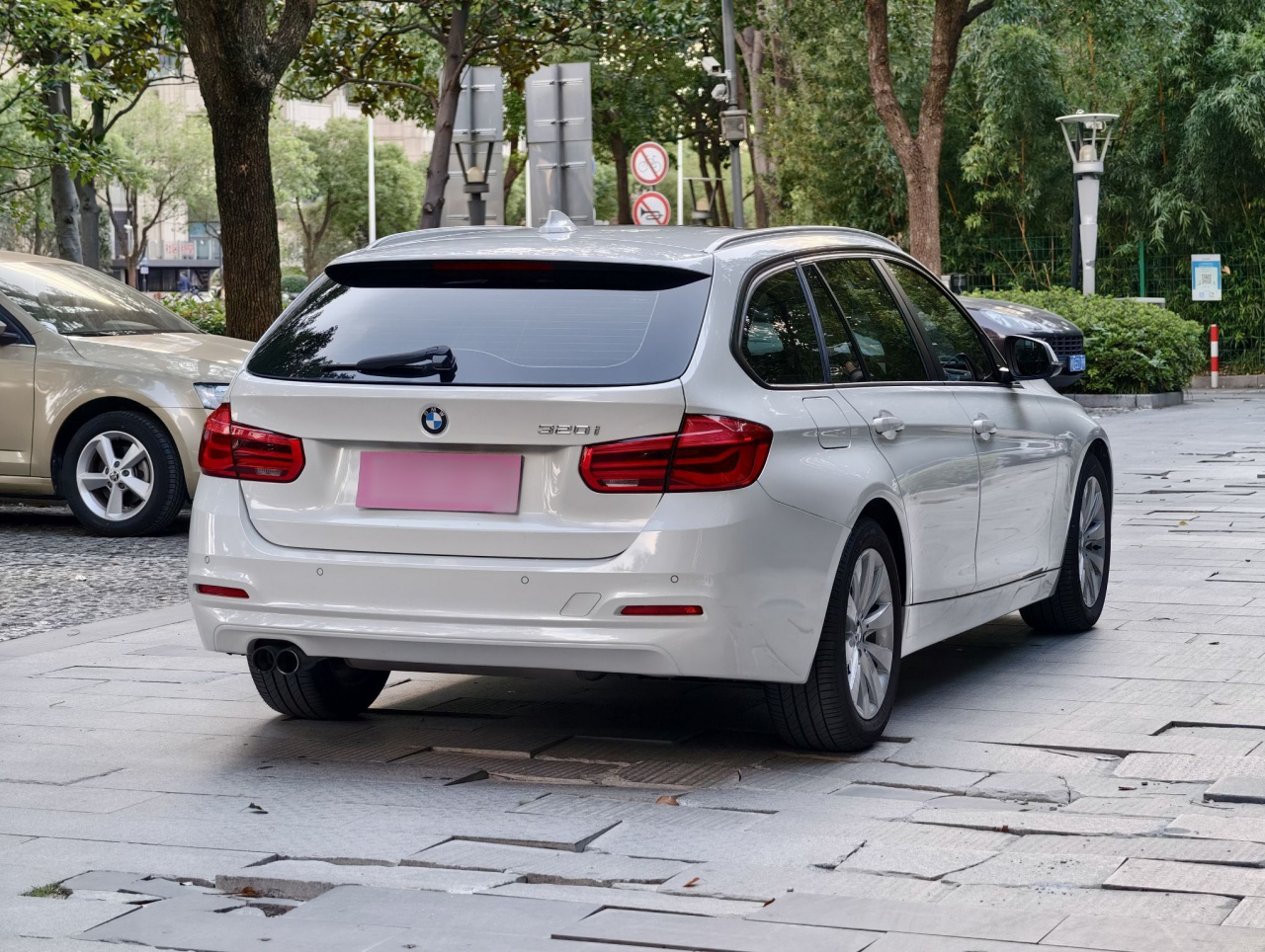 3 Series Imported 2016 320i Fashion Wagon photo 4
