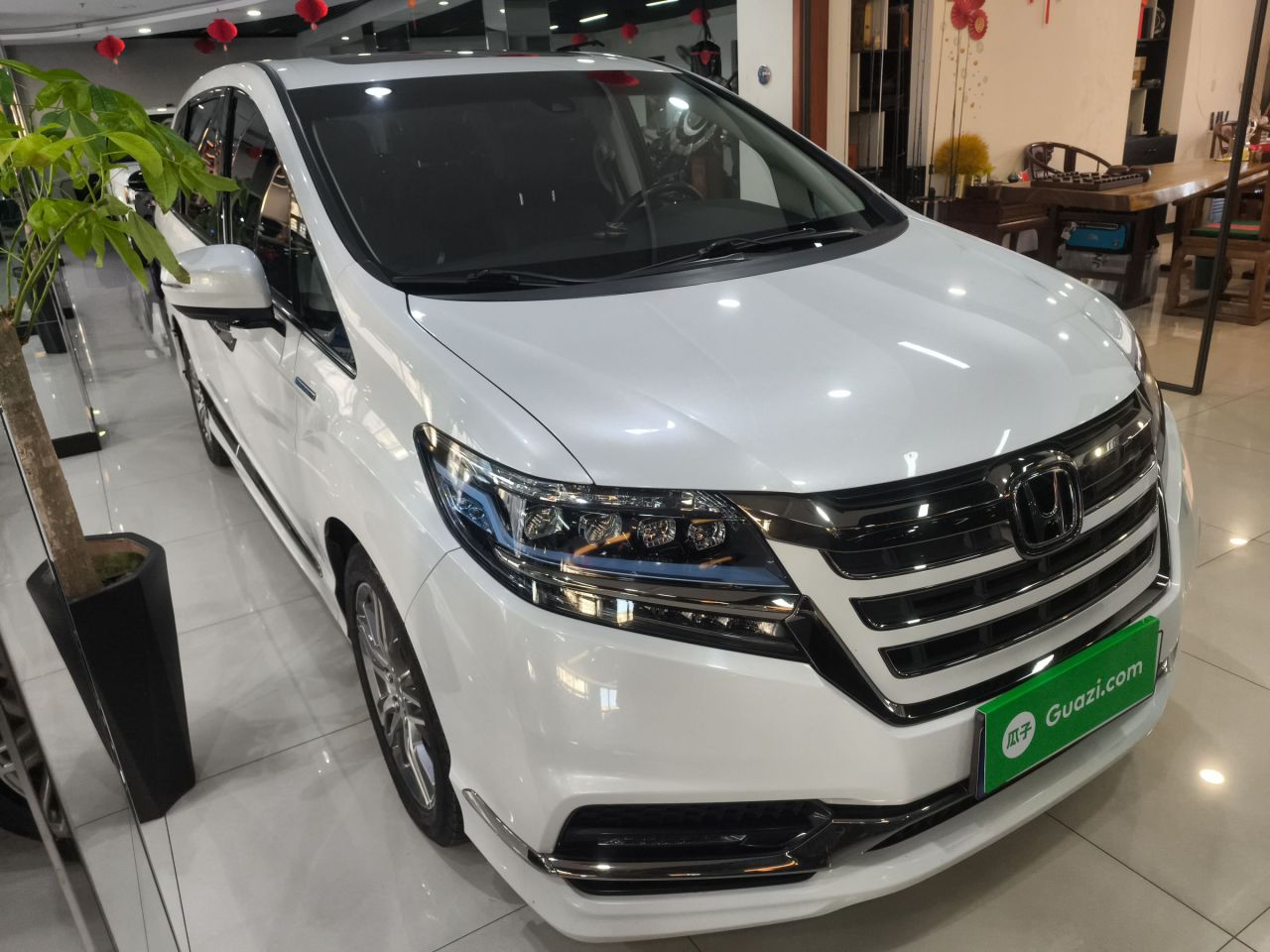 Elysion 2019 2.0L Hybrid Luxury photo 3
