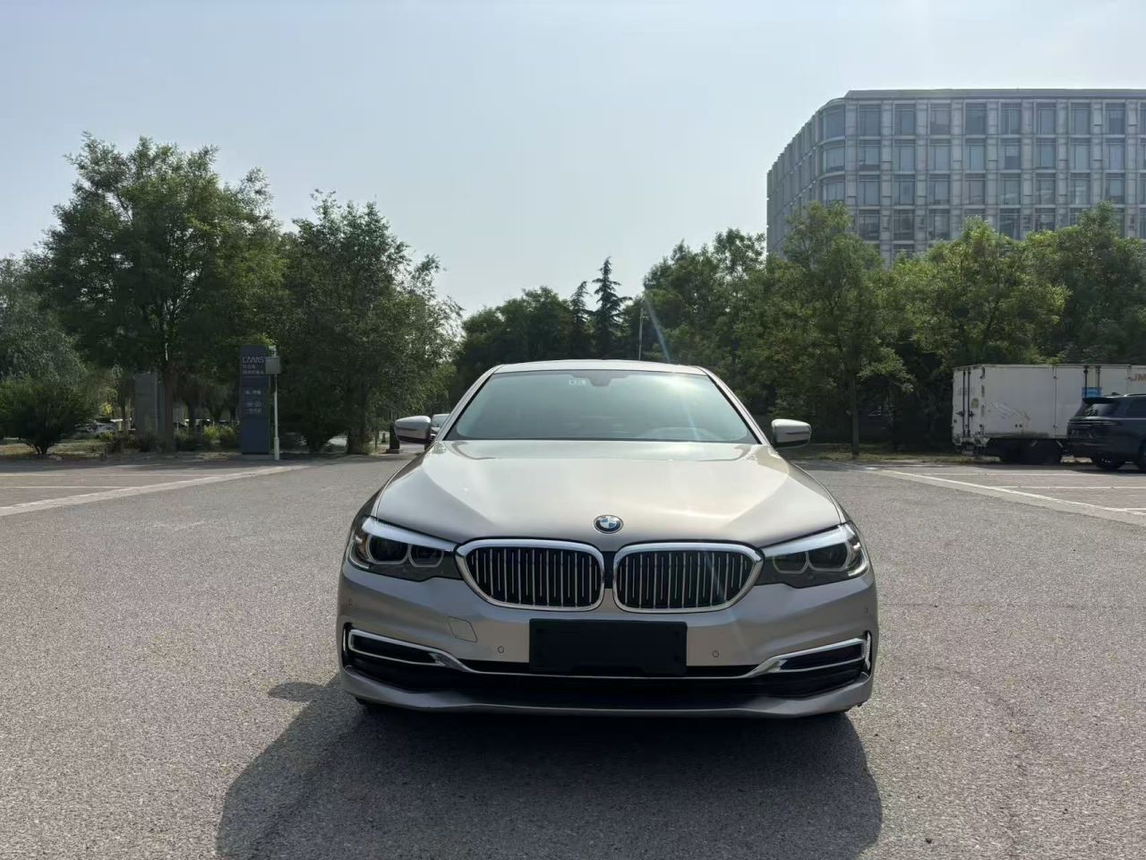 5 Series 2020 525Li Luxury photo 3
