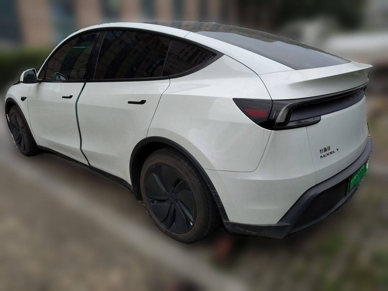 Model Y 2025 RWD Launch Edition photo 4