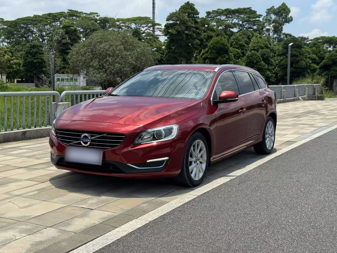 V60 2015 T5