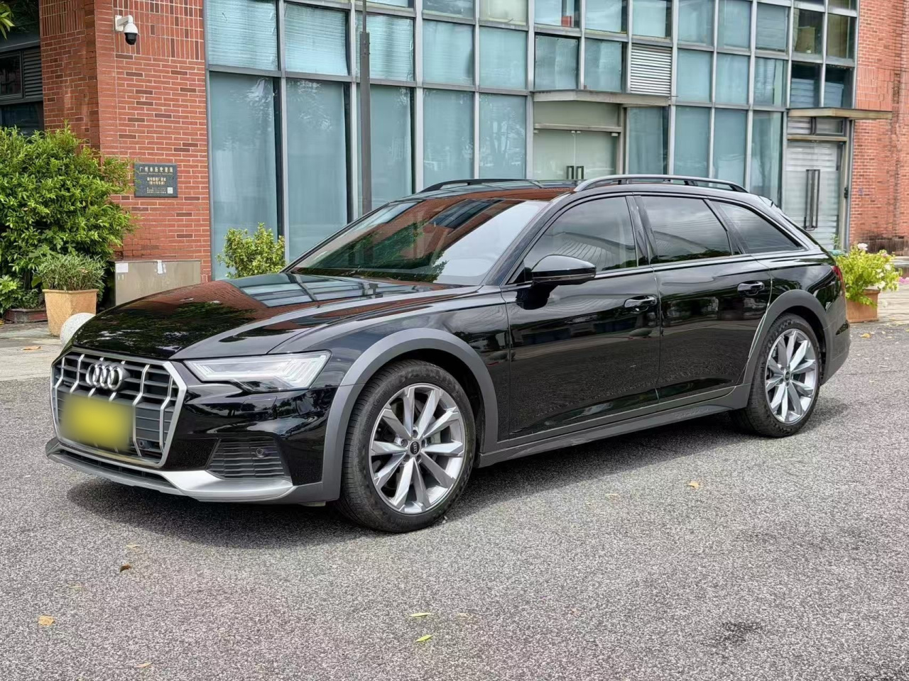 A6 Imported 2025 allroad quattro Explorer 55 TFSI Exclusive Off-road