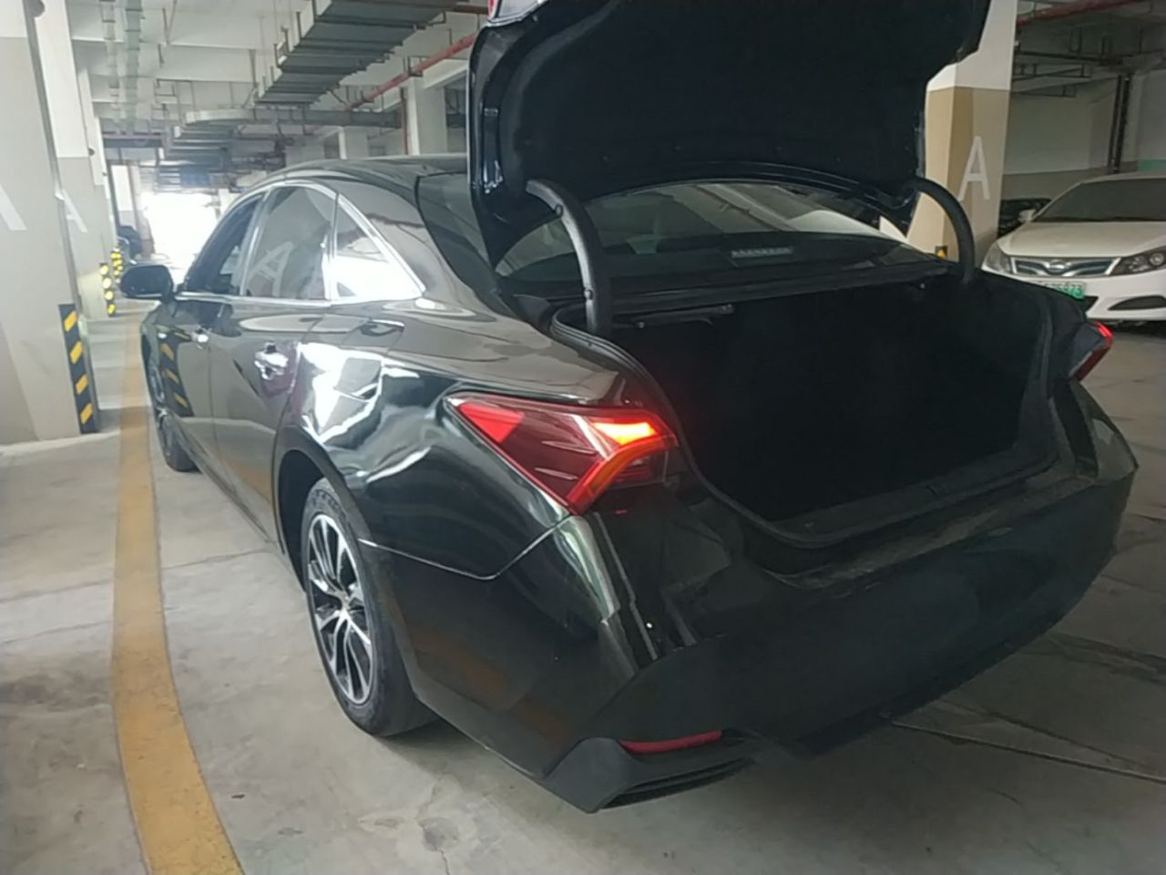 Avalon 2022 Hybrid 2.5L Luxury photo 4