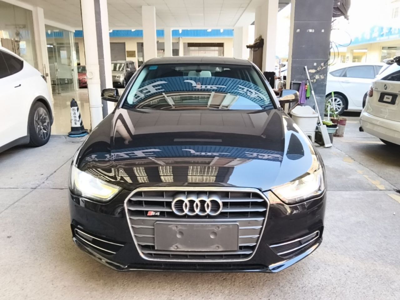 A4L 2015 35 TFSI AT Standard photo 2