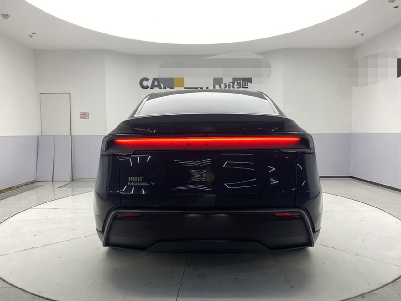 Model Y 2025 RWD Launch Edition photo 2