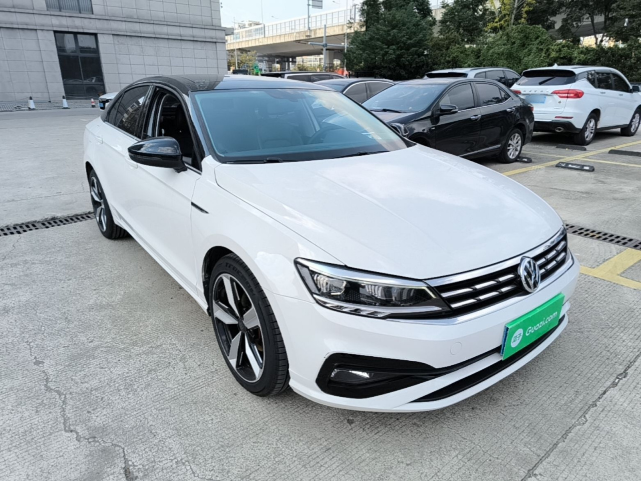 Lamando 2021 Facelift 280TSI DSG Comfort photo 3
