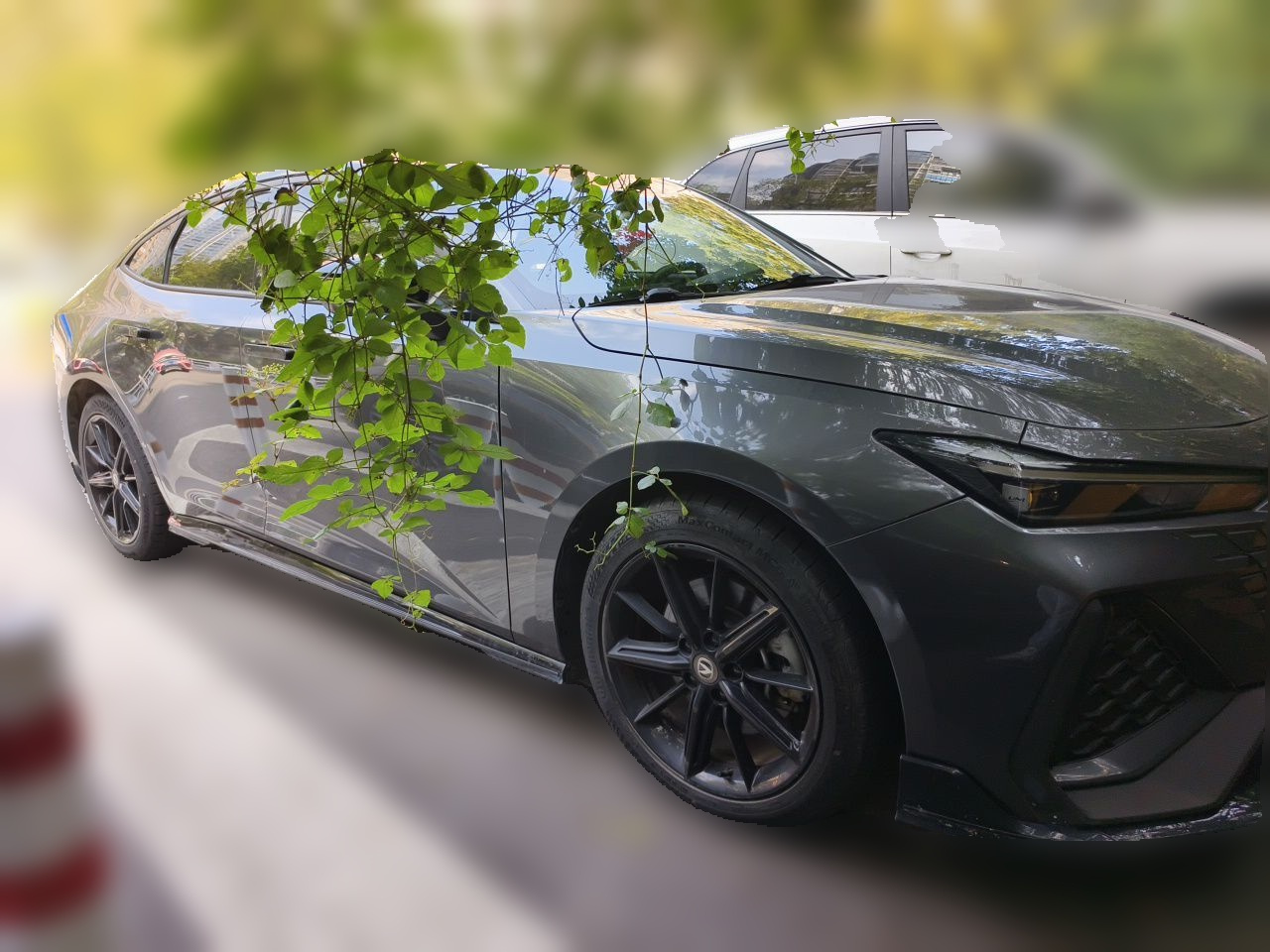 UNI-V 2022 2.0T photo 3