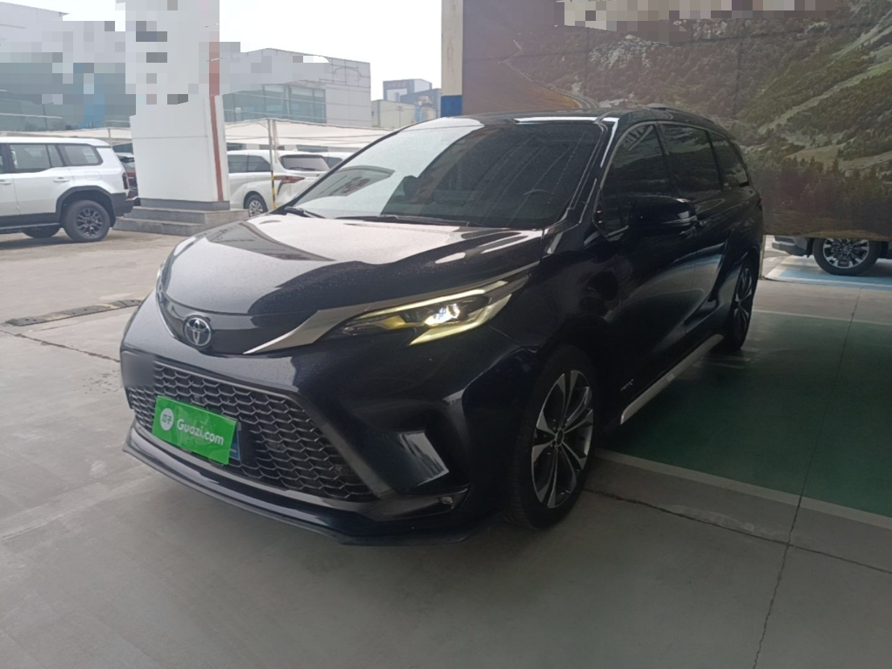 Granvia 2023 2.5L Hybrid Flagship VIP