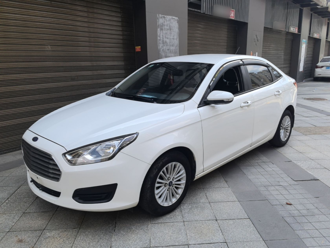 Escort 2017 Facelift 1.5L AT Comfort