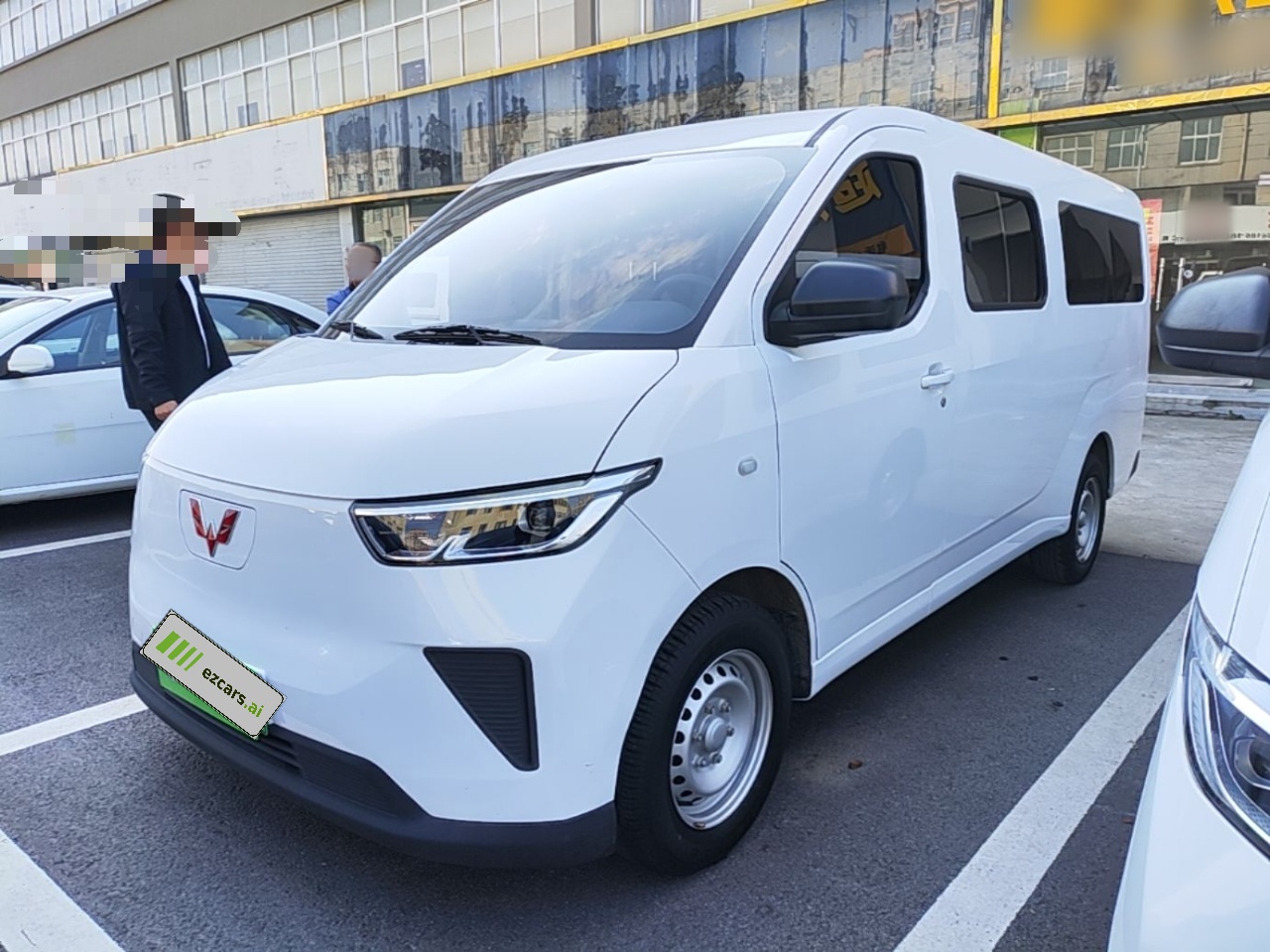 Wuling 2024 300km Comfort Bus 75kW