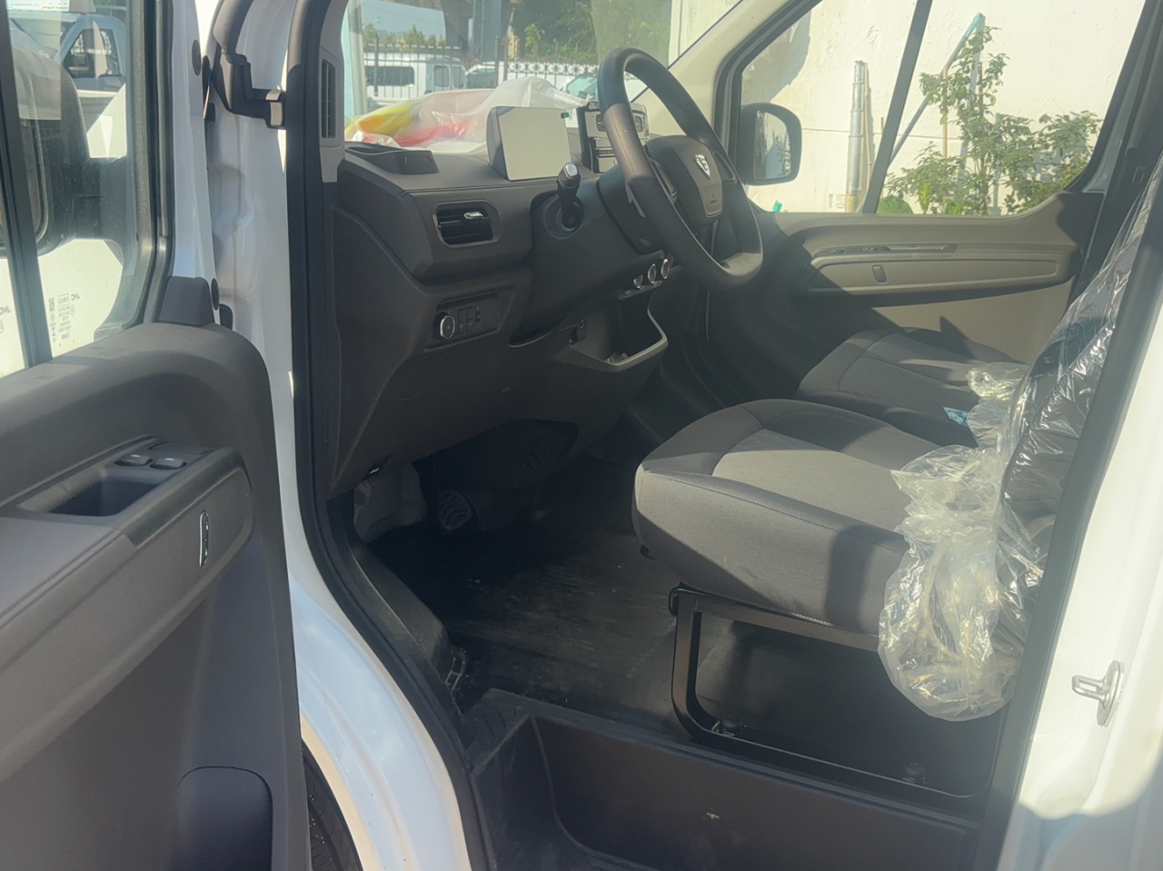 EV EV80 2026 EV80 Short Wheelbase photo 5