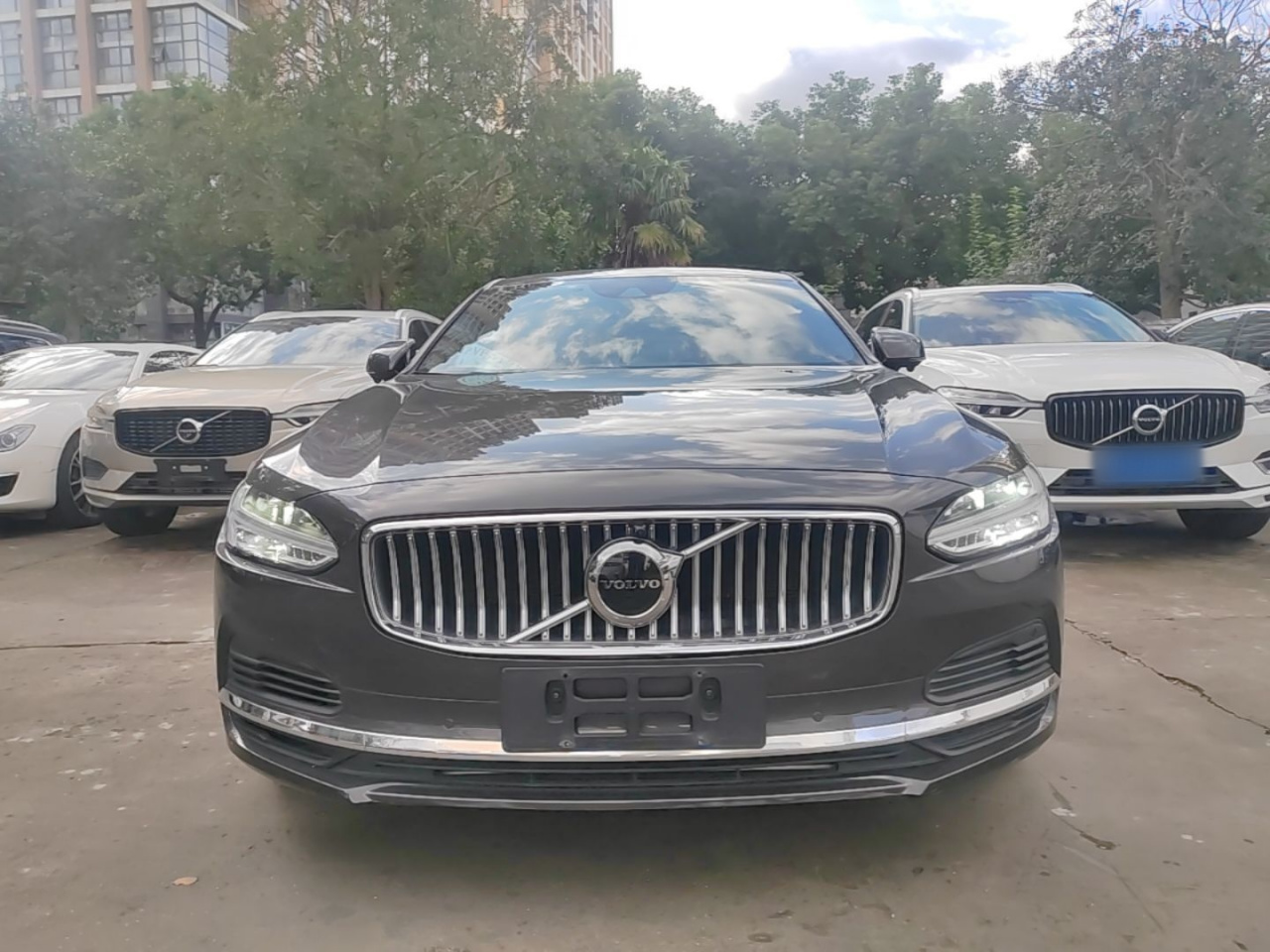 S90 EV 2021 T8 E Hybrid Luxury photo 2