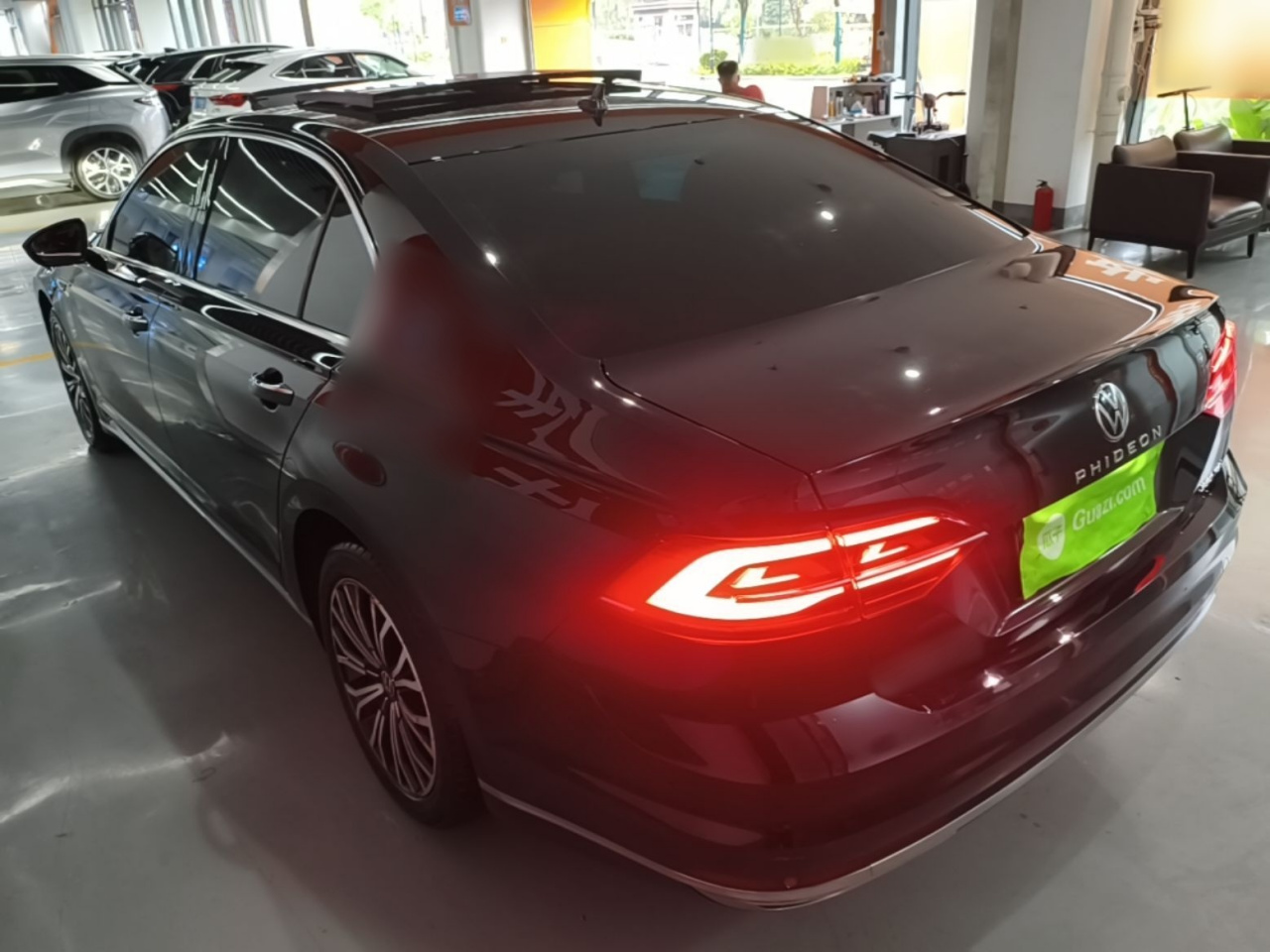 2021 380TSI Luxury photo 4