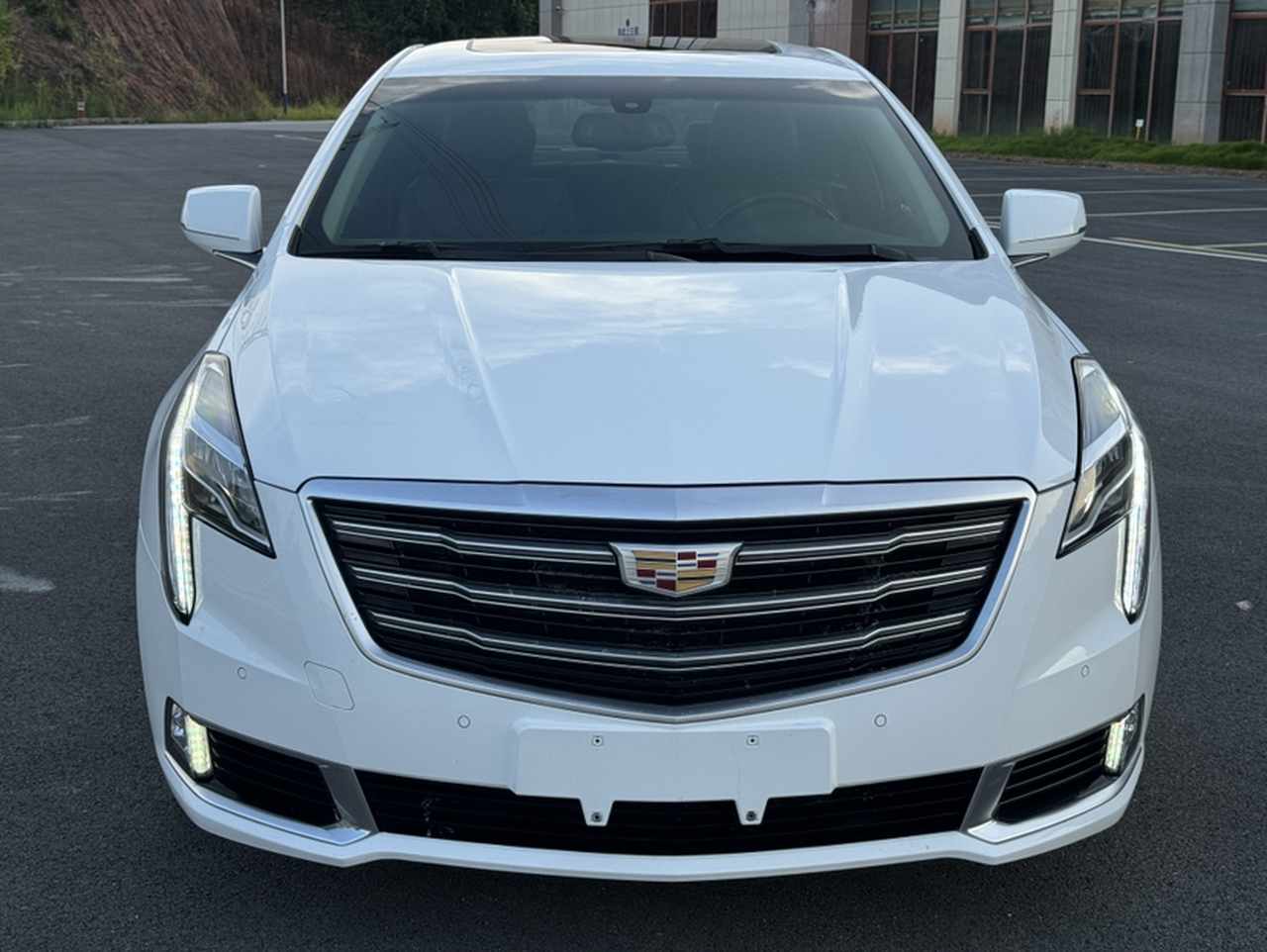 XTS 2018 28T Elite photo 3