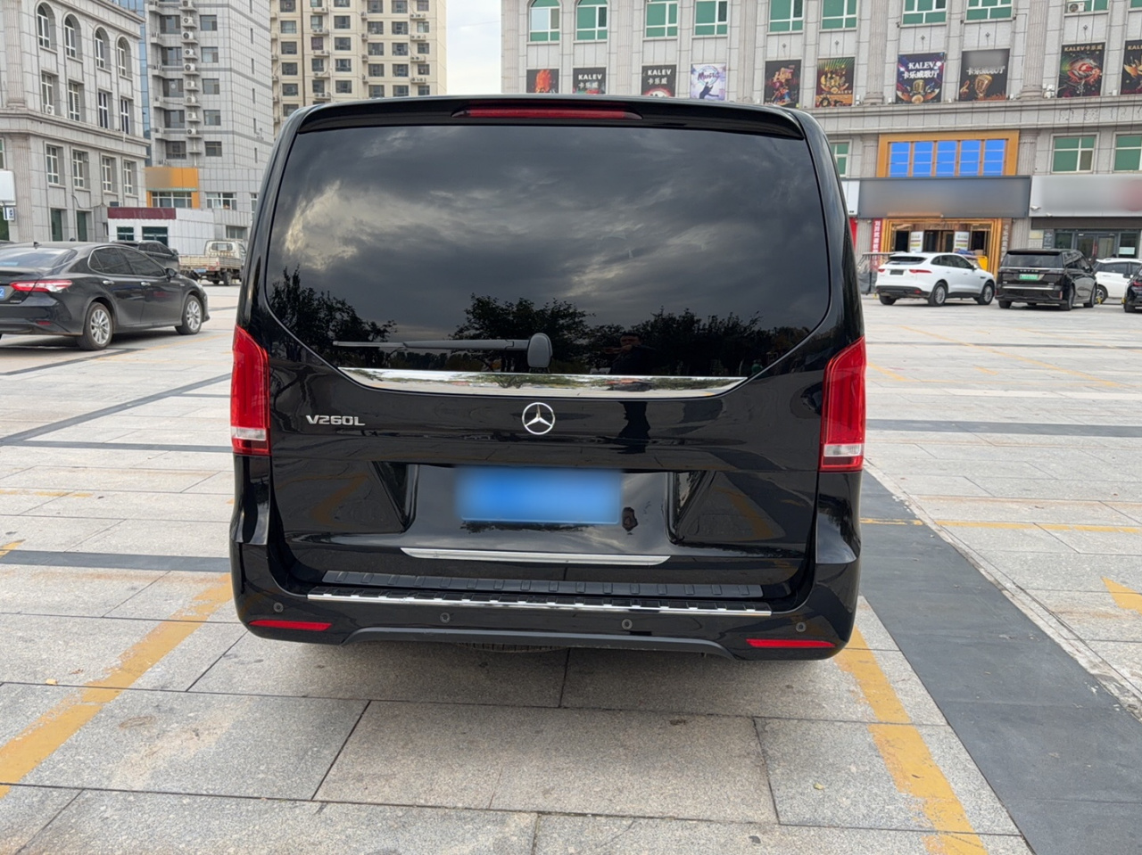 V-Class 2022 V 260 L Long Wheelbase Luxury photo 5
