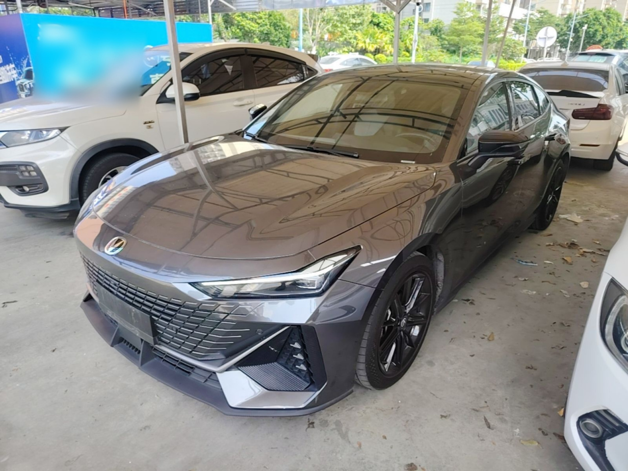 UNI-V 2022 1.5T Premium