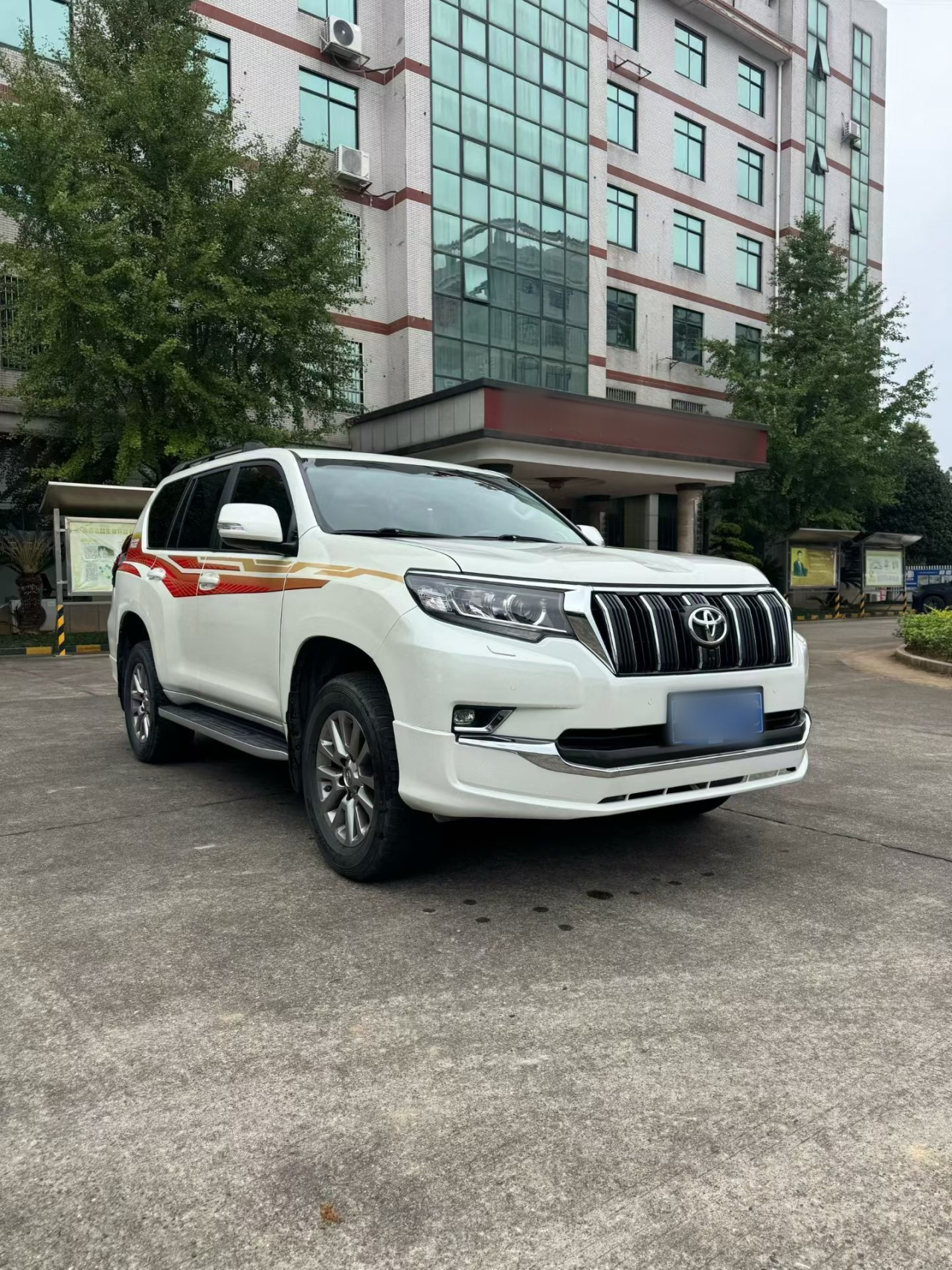Prado 2019 3.5L AT TX-L Exclusive photo 2