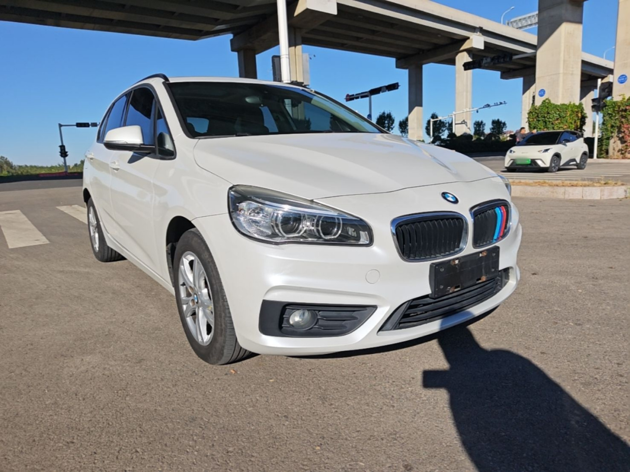 2 Series Wagon 2016 218i Leading photo 5