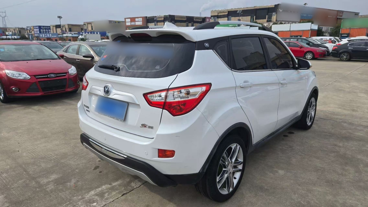 CS35 2016 1.6L AT Luxury China V photo 3