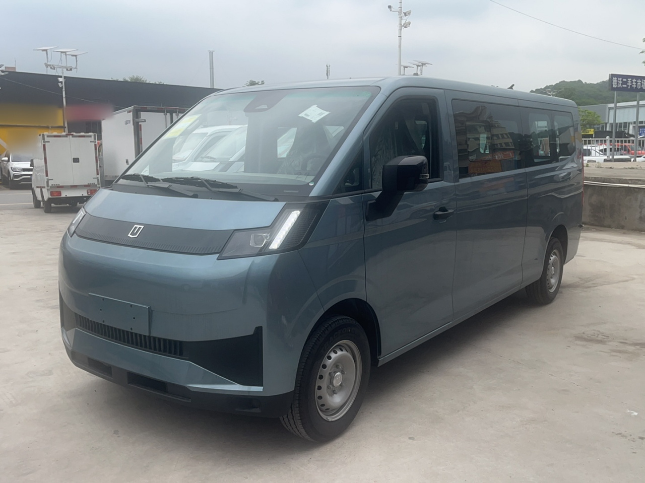 V 2025 V8E - 350km