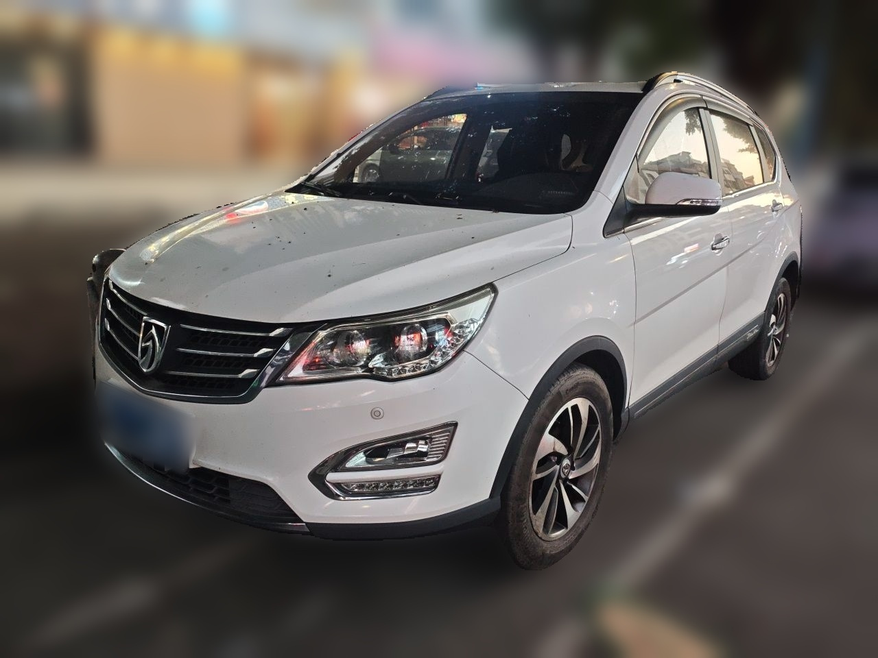 560 2016 1.8L MT Luxury