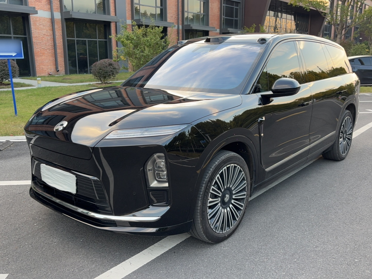 ES8 2026 6-Seater Executive Luxury