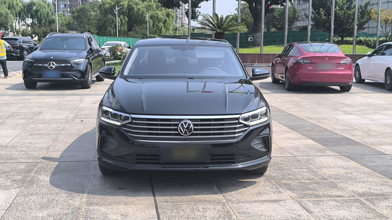Lavida 2024 1.5L AT photo 2