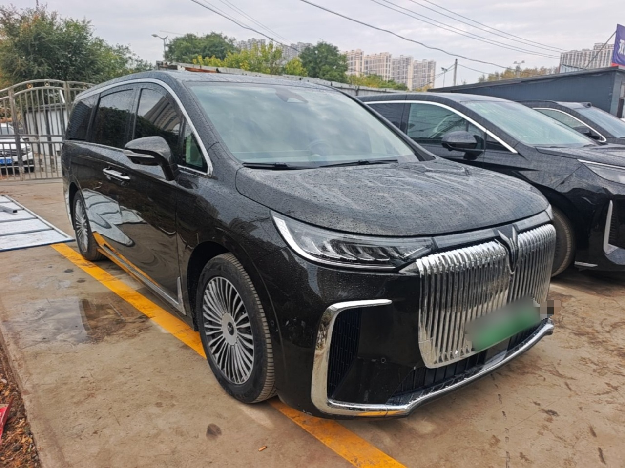 Voyah Dreamer 2025 PHEV AWD Premium photo 3