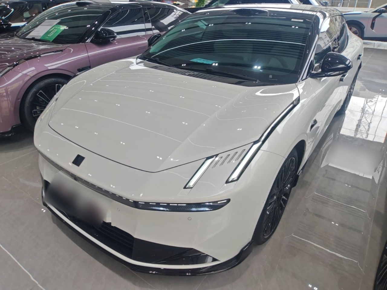 10 2025 240 AWD Ultra