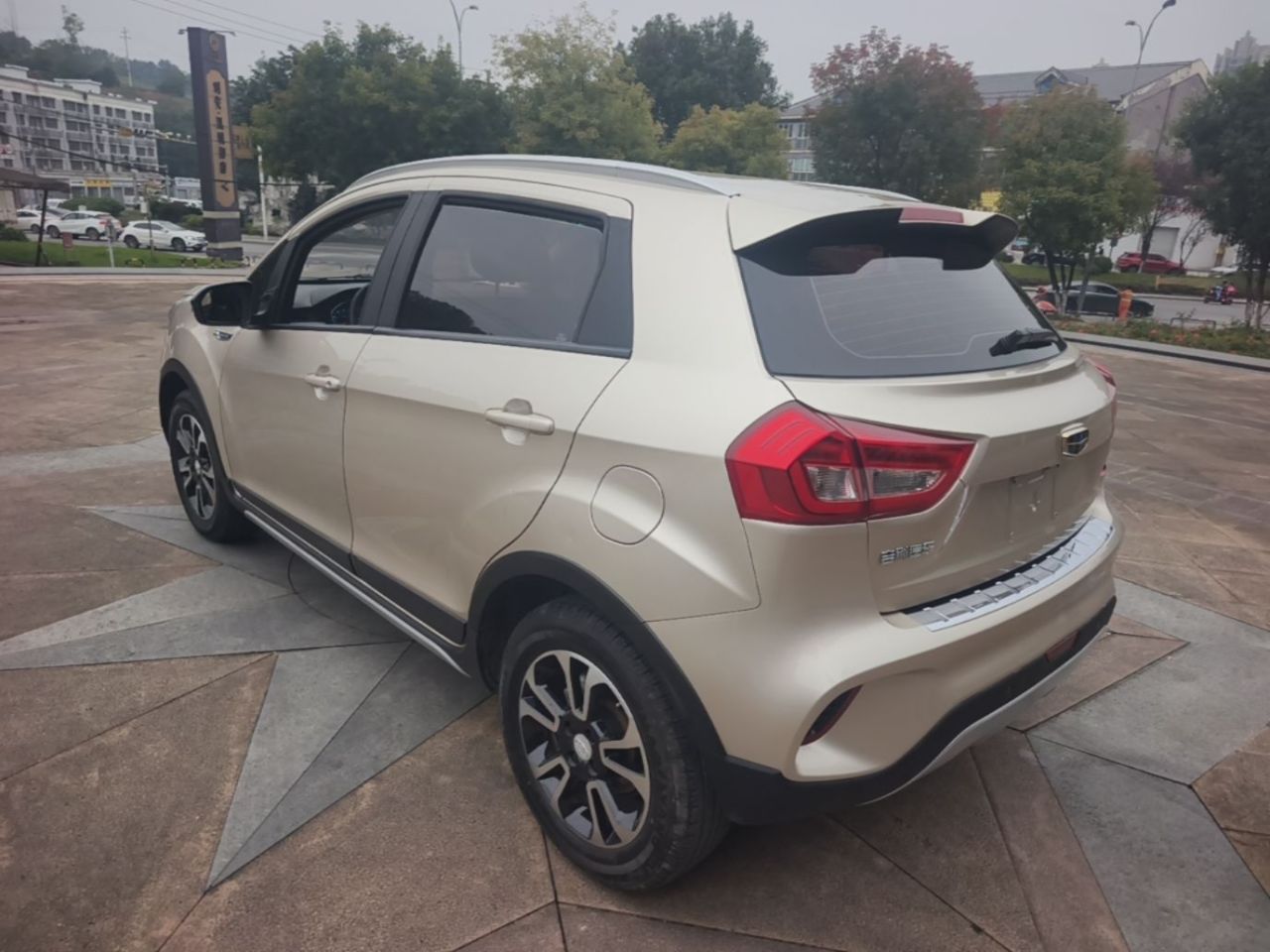 Vision X3 2017 1.5L AT Elite photo 4