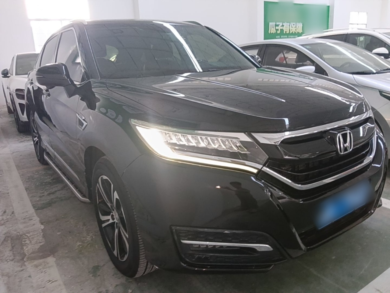 UR-V 2017 370TURBO AWD Exclusive China V photo 3