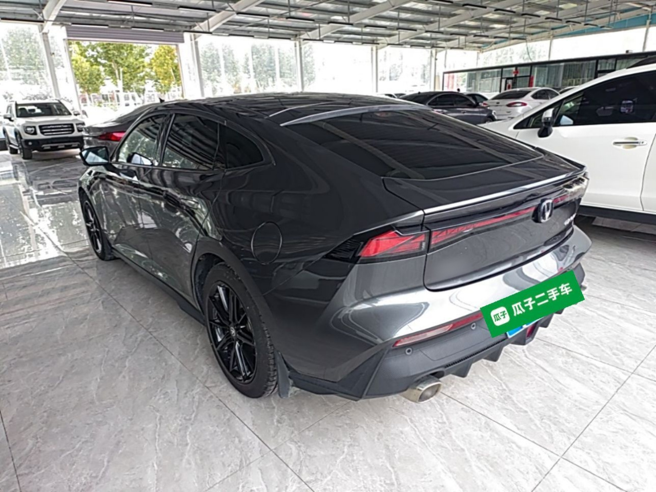 UNI-V 2022 1.5T Premium photo 4