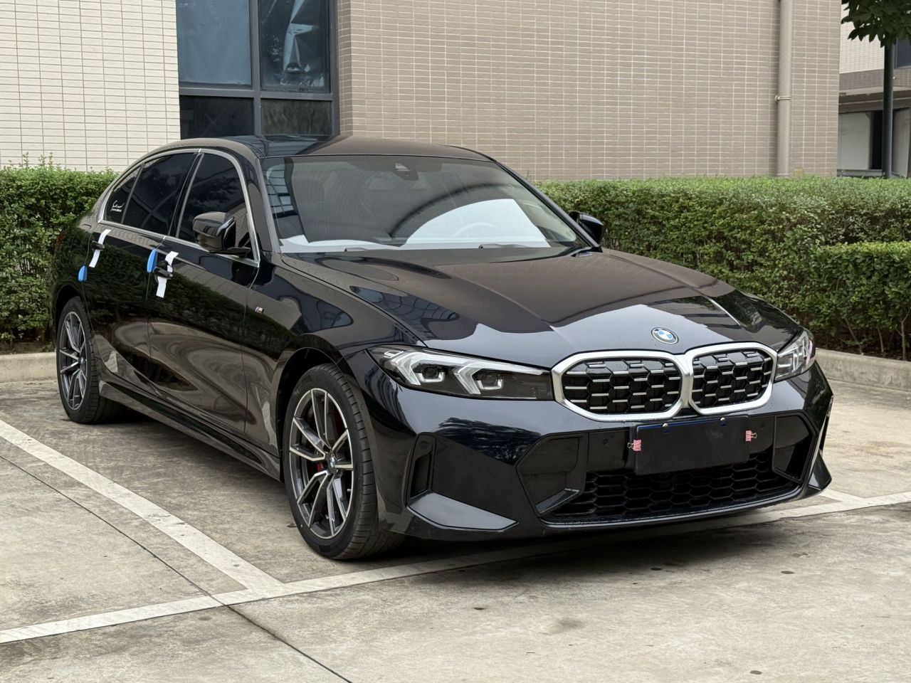 3 Series 2023 325Li M Sport Package photo 3