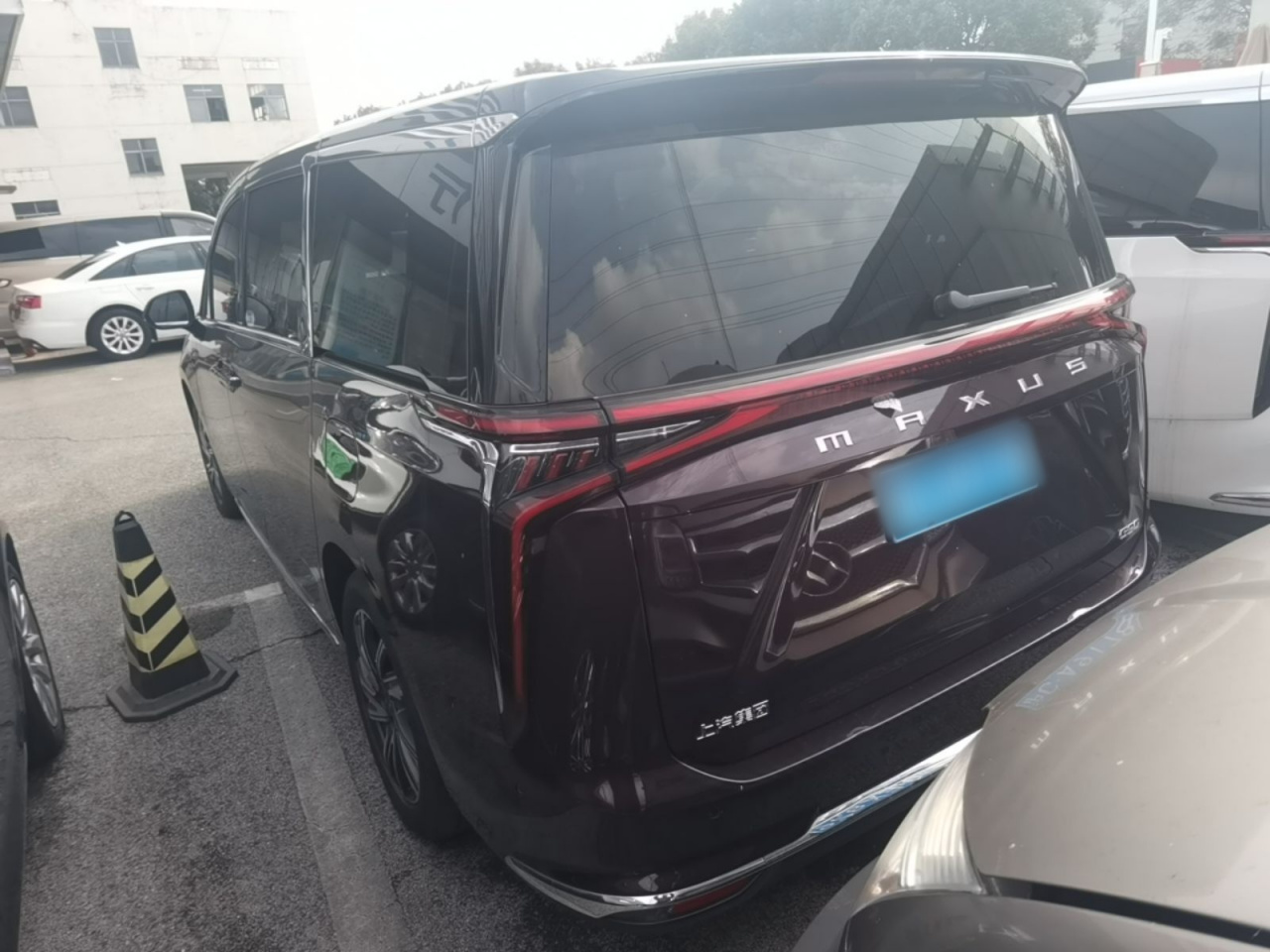 MAXUS G90 2022 2.0T 7-Seater photo 4