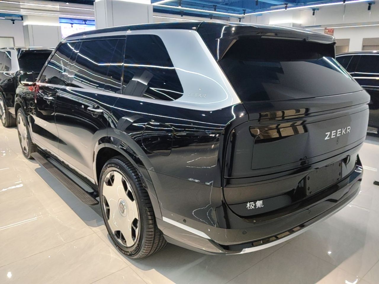 9X 2025 Hyper 70kWh 6-Seater photo 4